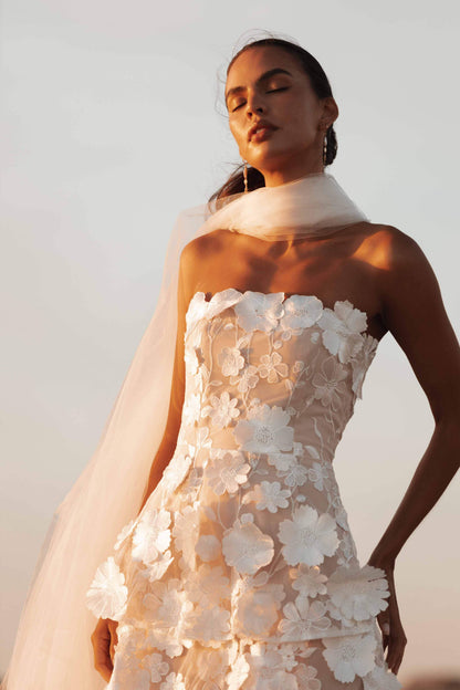Selene Maxi Tiered 3D Dress in White